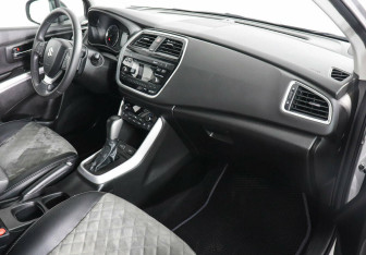 Подержанный автомобиль Suzuki SX4 Hatchback 2021 года (4 фото)