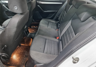 Подержанный автомобиль Skoda Octavia Liftback 2019 года (18 фото)