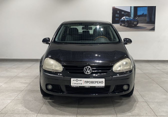 Подержанный автомобиль Volkswagen Golf Hatchback 2004 года (2 фото)
