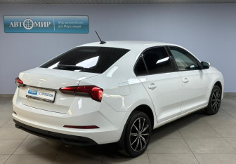 Подержанный автомобиль Skoda Rapid Liftback 2021 года (5 фото)