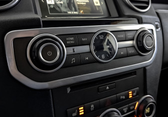 Подержанный автомобиль Land Rover Discovery 2015 года (29 фото)