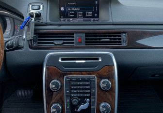 Подержанный автомобиль Volvo S80 2013 года (16 фото)