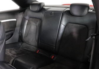 Подержанный автомобиль Audi A5 Coupe 2009 года (5 фото)