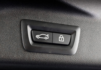 Подержанный автомобиль BMW X7 2022 года (26 фото)