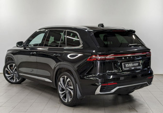 Подержанный автомобиль Geely Monjaro 2023 года (7 фото)