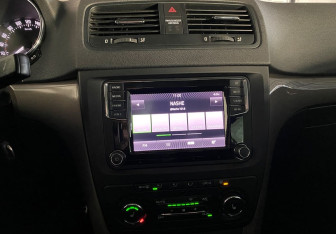 Подержанный автомобиль Skoda Yeti 2015 года (14 фото)