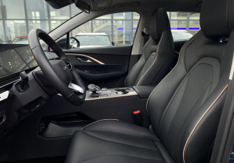 Подержанный автомобиль Omoda C5 2023 года (24 фото)