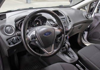 Подержанный автомобиль Ford Fiesta Hatchback 2018 года (16 фото)