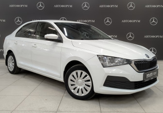 Подержанный автомобиль Skoda Rapid Liftback 2021 года (3 фото)