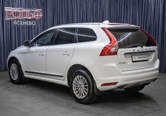 Подержанный автомобиль Volvo XC60 2013 года (7 фото)