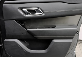 Подержанный автомобиль Land Rover Range Rover Velar 2018 года (23 фото)