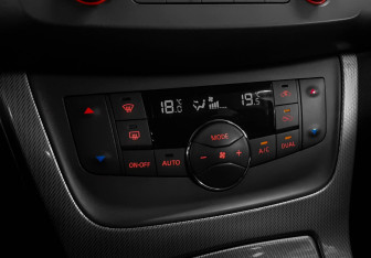 Подержанный автомобиль Nissan Sentra Sedan 2015 года (12 фото)