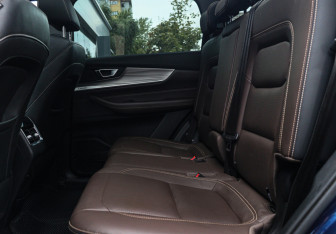 Подержанный автомобиль Chery Tiggo 8 Pro 2021 года (8 фото)