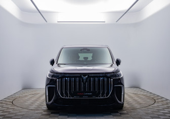 Подержанный автомобиль Voyah Dream 2023 года (2 фото)