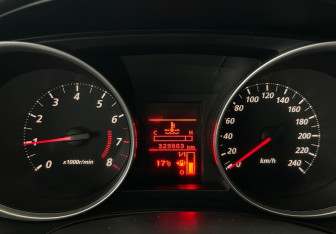 Подержанный автомобиль Mitsubishi ASX 2011 года (15 фото)