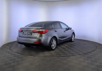 Подержанный автомобиль Kia Cerato Sedan 2015 года (5 фото)