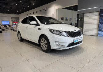 Подержанный автомобиль Kia Rio Sedan 2013 года (3 фото)