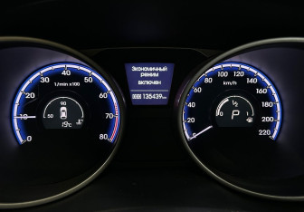 Подержанный автомобиль Hyundai ix35 2012 года (15 фото)