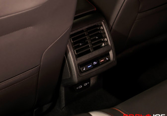 Подержанный автомобиль Volkswagen Golf GTI Hatchback 2021 года (20 фото)