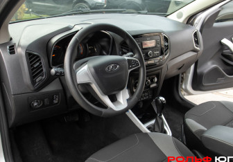 Подержанный автомобиль LADA (ВАЗ) XRAY 2019 года (15 фото)