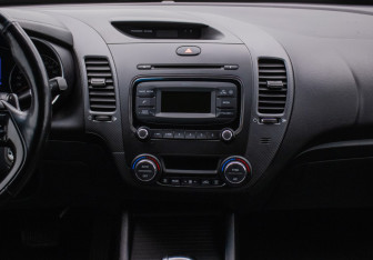 Подержанный автомобиль Kia Cerato Sedan 2019 года (14 фото)