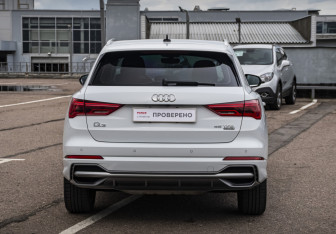 Подержанный автомобиль Audi Q3 2021 года (6 фото)