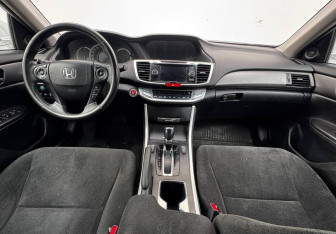 Подержанный автомобиль Honda Accord Sedan 2013 года (9 фото)