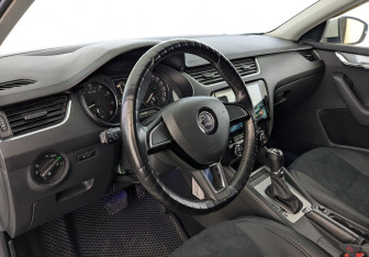 Подержанный автомобиль Skoda Octavia Liftback 2016 года (16 фото)
