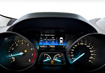 Подержанный автомобиль Ford Kuga 2017 года (13 фото)