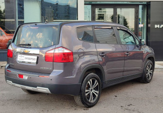 Подержанный автомобиль Chevrolet Orlando 2012 года (5 фото)