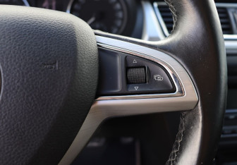 Подержанный автомобиль Skoda Rapid Liftback 2014 года (16 фото)
