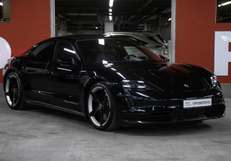 Подержанный автомобиль Porsche Taycan 2021 года (3 фото)