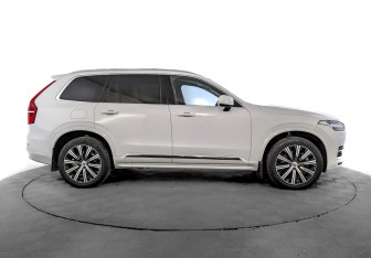 Подержанный автомобиль Volvo XC90 2021 года (4 фото)