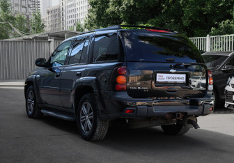Подержанный автомобиль Chevrolet TrailBlazer 2005 года (6 фото)