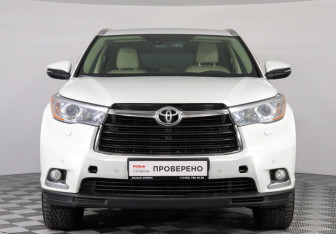 Подержанный автомобиль Toyota Highlander 2014 года (2 фото)