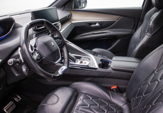 Подержанный автомобиль Peugeot 3008 2021 года (10 фото)