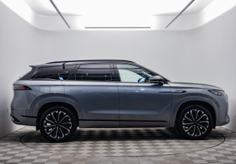 Подержанный автомобиль Jaecoo J8 2024 года (4 фото)