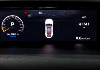 Подержанный автомобиль Changan UNI-V 2023 года (13 фото)