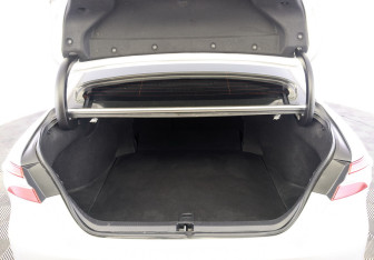 Подержанный автомобиль Toyota Camry Sedan 2019 года (10 фото)