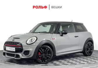 Подержанный автомобиль MINI Hatch 2017 года (1 фото)