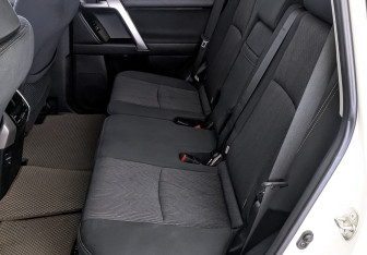 Подержанный автомобиль Toyota Land Cruiser Prado 2021 года (12 фото)