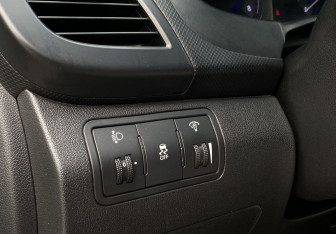 Подержанный автомобиль Hyundai Solaris Sedan 2012 года (18 фото)