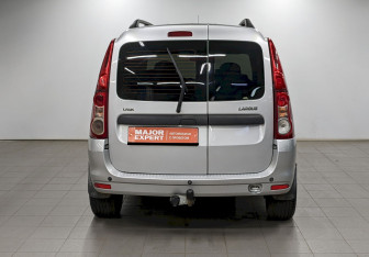 Подержанный автомобиль LADA (ВАЗ) Largus Wagon 2016 года (6 фото)