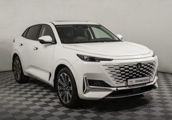 Подержанный автомобиль Changan UNI-K 2023 года (3 фото)