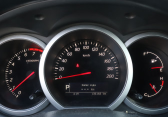 Подержанный автомобиль Suzuki Grand Vitara 2011 года (11 фото)