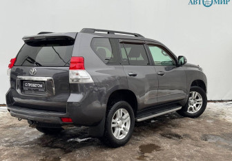 Подержанный автомобиль Toyota Land Cruiser Prado 2013 года (8 фото)