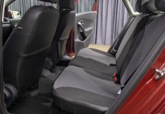 Подержанный автомобиль Volkswagen Polo Sedan 2012 года (12 фото)