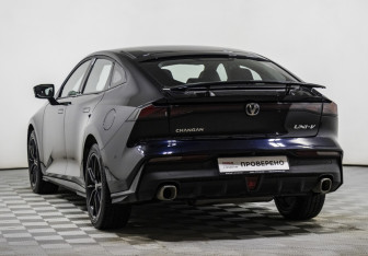 Подержанный автомобиль Changan UNI-V 2024 года (7 фото)