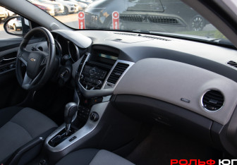 Подержанный автомобиль Chevrolet Cruze Sedan 2009 года (7 фото)