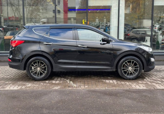 Подержанный автомобиль Hyundai Santa Fe 2013 года (4 фото)